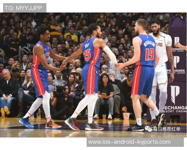 布克赞邓恩今夏训练刻苦展现更强侵略性状态提升显著