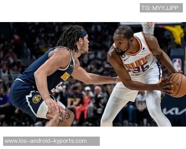 阿隆戈登半场表现出色7投4中贡献12分5篮板3助攻助力球队战局