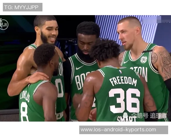 老哥你又胖了美记与绿军传奇安东尼沃克合影引发热议